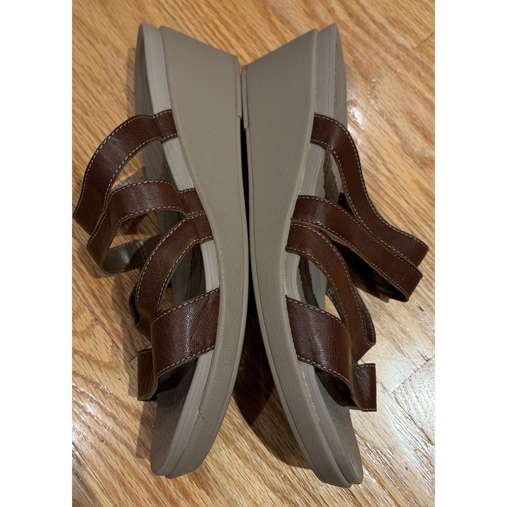 Crocs Dual Comfort‎ Wedge Size 8 Leather Upper Brown 11  Open Strappy Sandals - Picture 2 of 5
